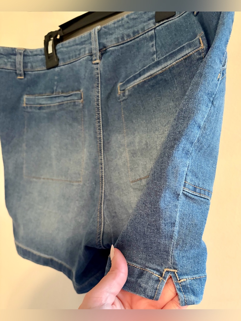 NWOT d. jeans Blue Women's Denim Shorts Mid Rise Stretchy w/ Pockets Sz 14 - Picture 8 of 11